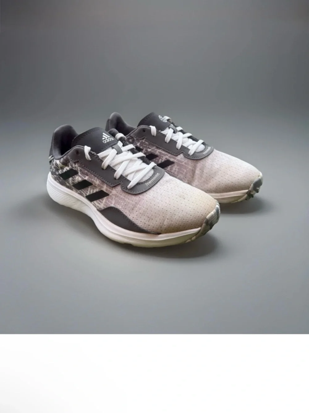 adidas Boys US 4 Gray and White Animal Print Athletic Sneakers GUC *READ*